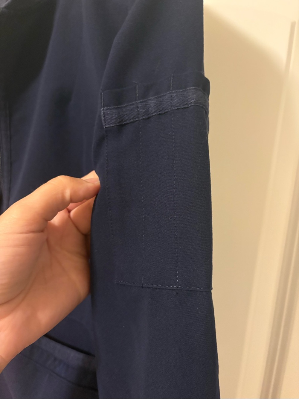 FIGS Bellery Scrub Jacket size small - Picture 7 of 11